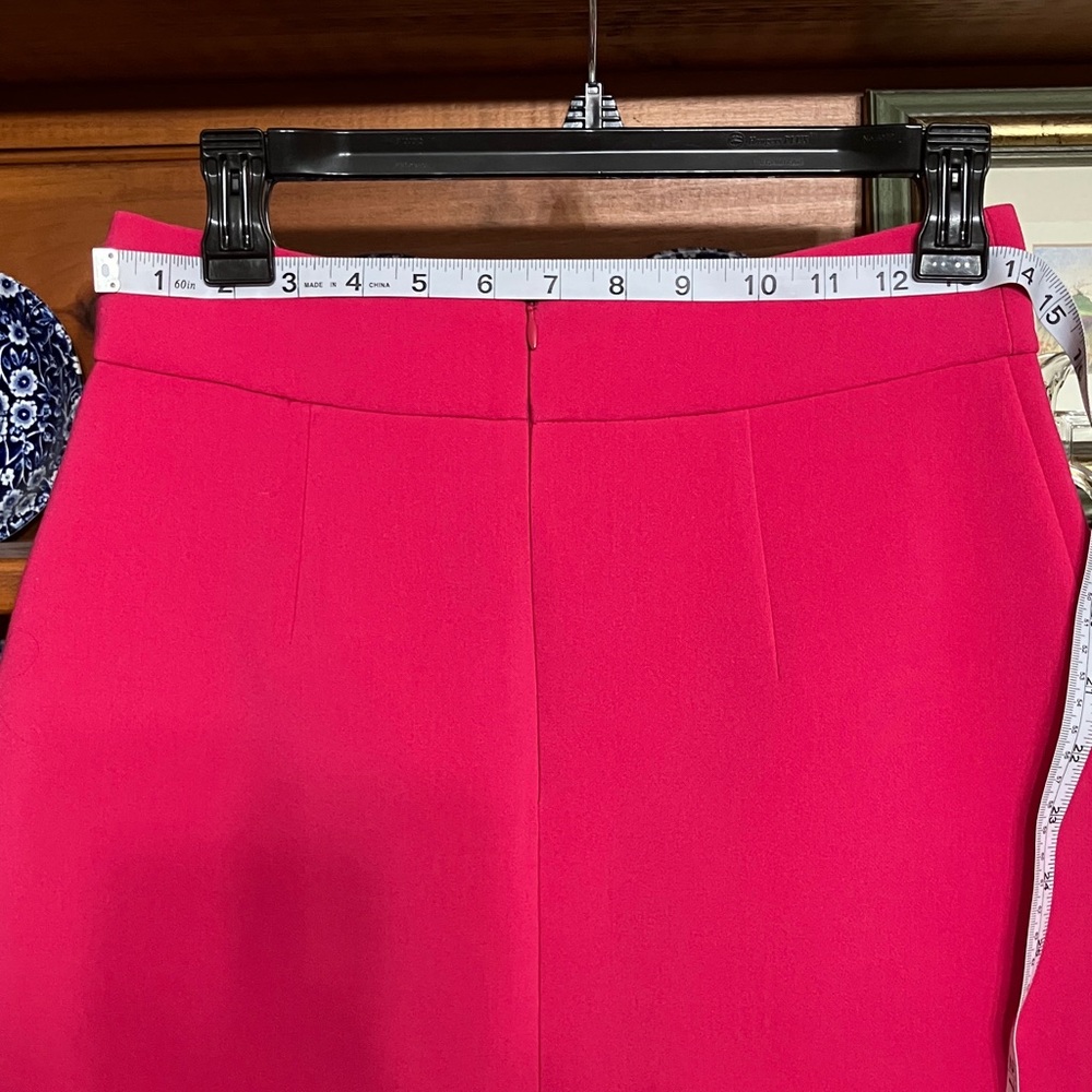 Kate Spade Bright Pink Skirt in Size 2. - Picture 6 of 8